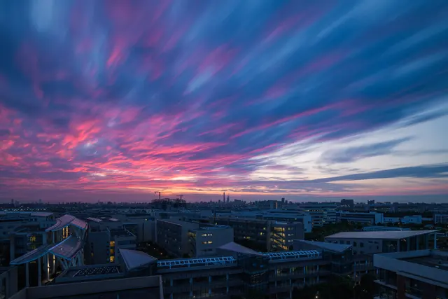 城市风光 · Nikon Z5, 16mm, f/8, 30s, ISO 100